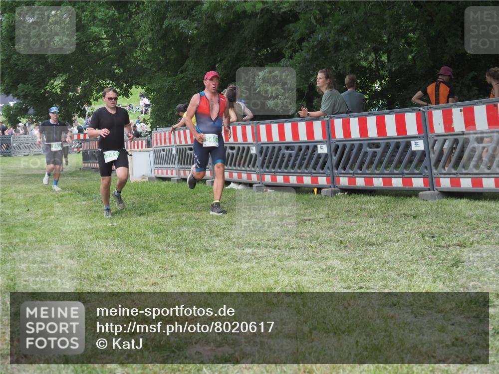 21.06.2025 - 27. Vierlanden-Triathlon KatJ http://msf.ph/oto/8020617 15.06.2025 13:20:20 Ziel 641, 678, 688, 709, 741, 840 meine-sportfotos.de