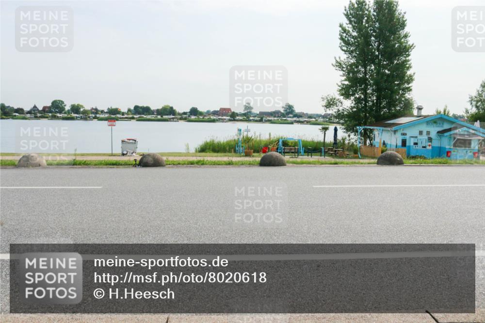 15.06.2025 - 27. Vierlanden-Triathlon H.Heesch http://msf.ph/oto/8020618 15.06.2025 09:48:17 Radfahren 6, 64, 246 meine-sportfotos.de