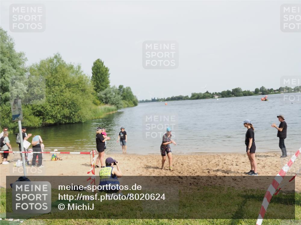 21.06.2025 - 27. Vierlanden-Triathlon MichiJ http://msf.ph/oto/8020624 15.06.2026 10:23:14 Schwimmen 531 meine-sportfotos.de