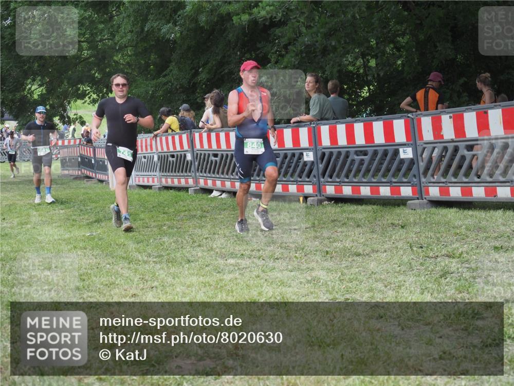 21.06.2025 - 27. Vierlanden-Triathlon KatJ http://msf.ph/oto/8020630 15.06.2025 13:20:21 Ziel 641, 678, 688, 694, 709, 741, 840 meine-sportfotos.de