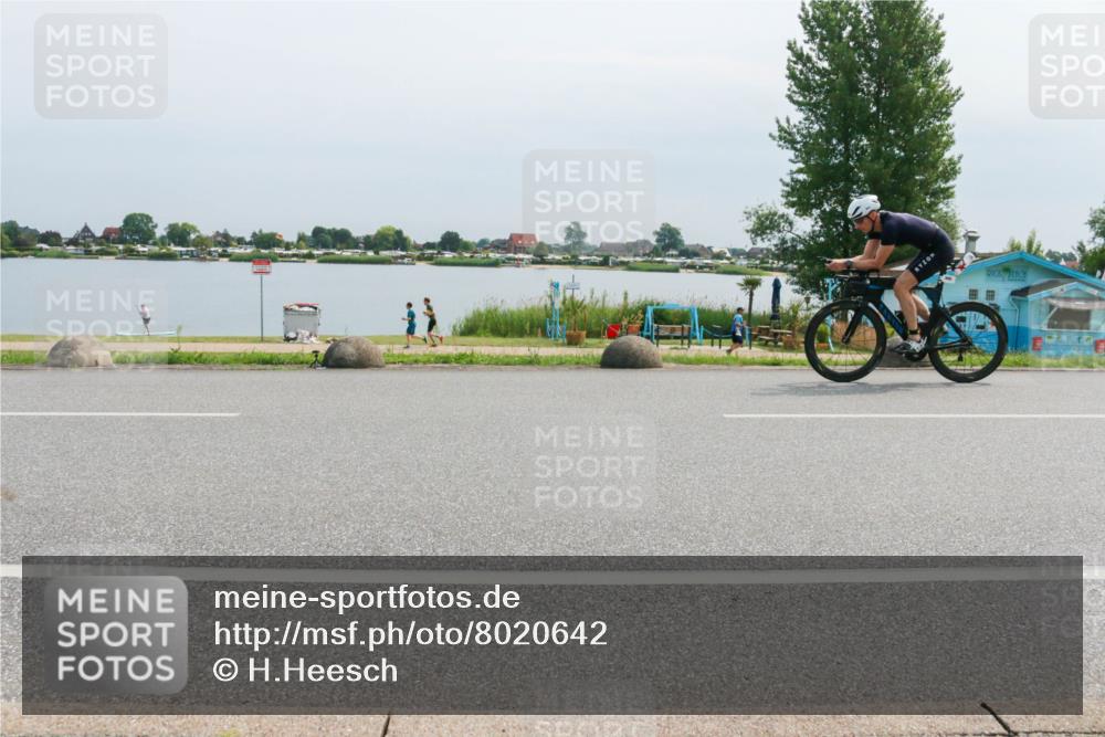 15.06.2025 - 27. Vierlanden-Triathlon H.Heesch http://msf.ph/oto/8020642 15.06.2025 11:16:27 Radfahren 45, 603, 717, 794, 805 meine-sportfotos.de