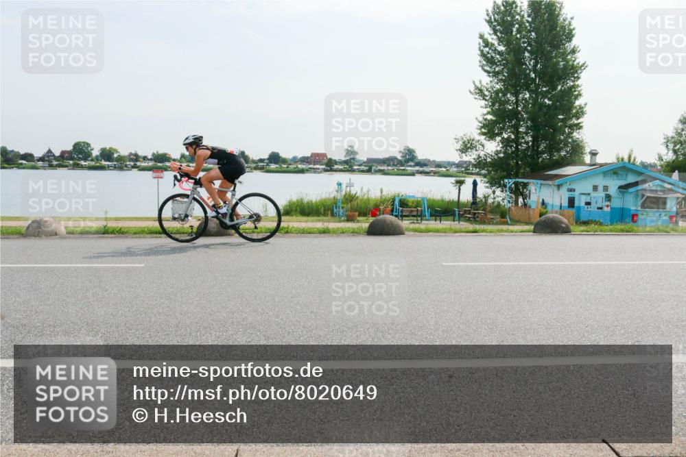 15.06.2025 - 27. Vierlanden-Triathlon H.Heesch http://msf.ph/oto/8020649 15.06.2025 09:48:21 Radfahren 206 meine-sportfotos.de