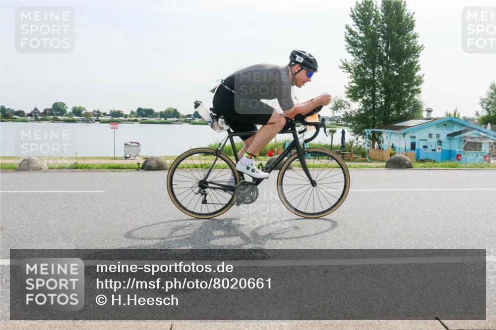 15.06.2025 - 27. Vierlanden-Triathlon H.Heesch http://msf.ph/oto/8020661 15.06.2025 09:48:36 Radfahren 30 meine-sportfotos.de