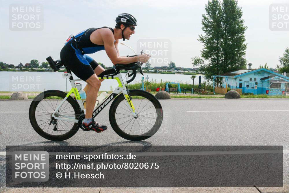15.06.2025 - 27. Vierlanden-Triathlon H.Heesch http://msf.ph/oto/8020675 15.06.2025 09:48:42 Radfahren 49, 73, 159, 247 meine-sportfotos.de