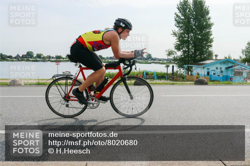 15.06.2025 - 27. Vierlanden-Triathlon H.Heesch http://msf.ph/oto/8020680 15.06.2025 09:48:44 Radfahren 49, 73, 94, 159, 247 meine-sportfotos.de