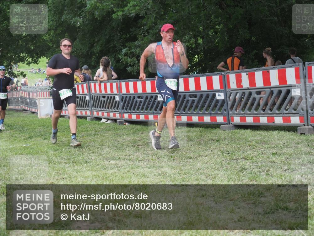 21.06.2025 - 27. Vierlanden-Triathlon KatJ http://msf.ph/oto/8020683 15.06.2025 13:20:21 Ziel 641, 678, 688, 694, 709, 741, 840 meine-sportfotos.de