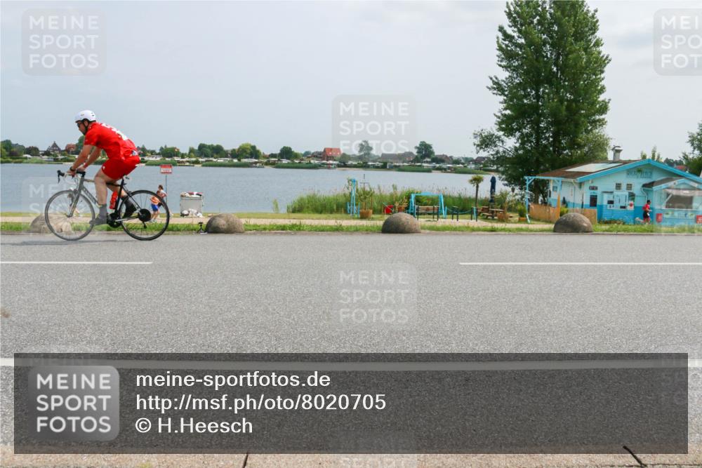 21.06.2025 - 27. Vierlanden-Triathlon H.Heesch http://msf.ph/oto/8020705 15.06.2025 12:04:21 Radfahren 19, 792, 804, 880, 901, 954 meine-sportfotos.de