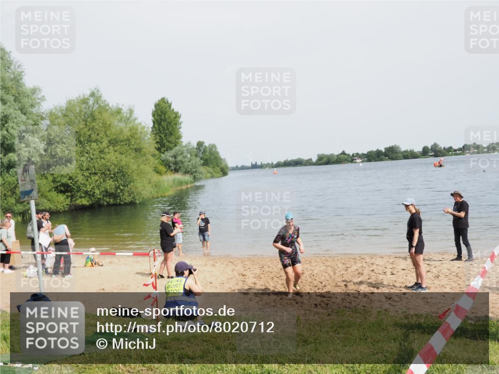 21.06.2025 - 27. Vierlanden-Triathlon MichiJ http://msf.ph/oto/8020712 15.06.2026 10:23:15 Schwimmen 531 meine-sportfotos.de