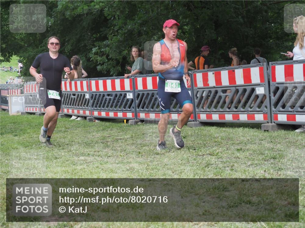 21.06.2025 - 27. Vierlanden-Triathlon KatJ http://msf.ph/oto/8020716 15.06.2025 13:20:21 Ziel 641, 678, 688, 694, 709, 741, 840 meine-sportfotos.de