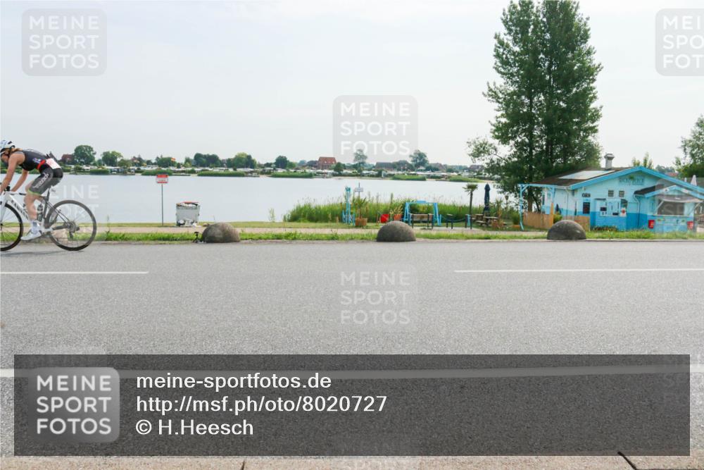 15.06.2025 - 27. Vierlanden-Triathlon H.Heesch http://msf.ph/oto/8020727 15.06.2025 09:49:13 Radfahren 151, 220 meine-sportfotos.de