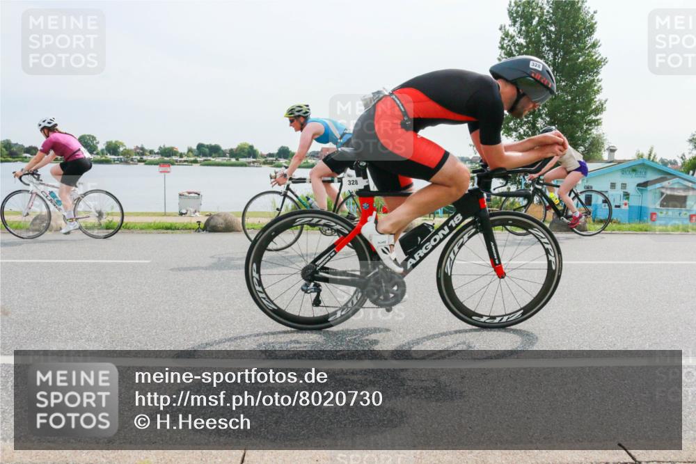 15.06.2025 - 27. Vierlanden-Triathlon H.Heesch http://msf.ph/oto/8020730 15.06.2025 10:26:53 Radfahren 328, 537, 547, 562, 575 meine-sportfotos.de