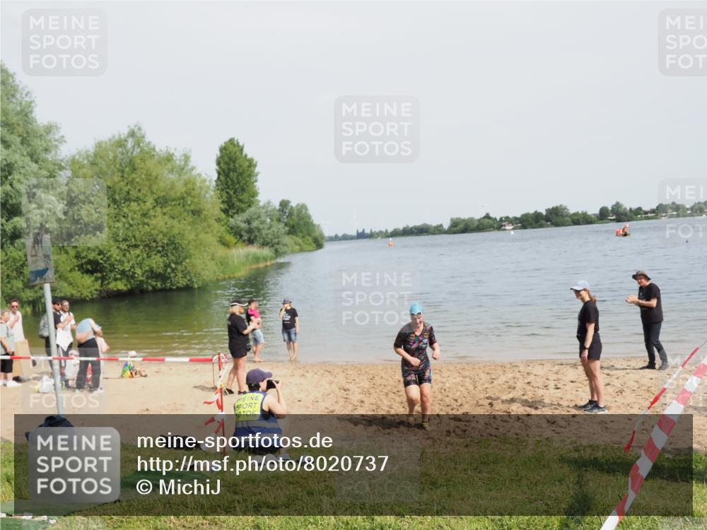 21.06.2025 - 27. Vierlanden-Triathlon MichiJ http://msf.ph/oto/8020737 15.06.2026 10:23:15 Schwimmen 531 meine-sportfotos.de