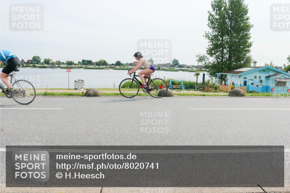 15.06.2025 - 27. Vierlanden-Triathlon H.Heesch http://msf.ph/oto/8020741 15.06.2025 10:26:54 Radfahren 328, 537, 547, 562, 575 meine-sportfotos.de