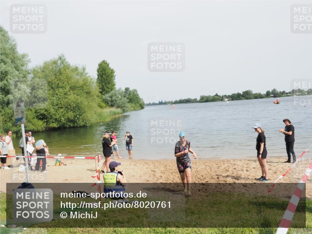 21.06.2025 - 27. Vierlanden-Triathlon MichiJ http://msf.ph/oto/8020761 15.06.2026 10:23:16 Schwimmen 531 meine-sportfotos.de