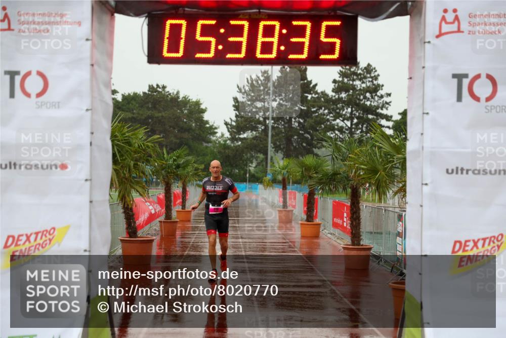 15.06.2025 - 7 Türme Triathlon Michael Strokosch http://msf.ph/oto/8020770 15.06.2025 15:38:34 Ziel 301 meine-sportfotos.de