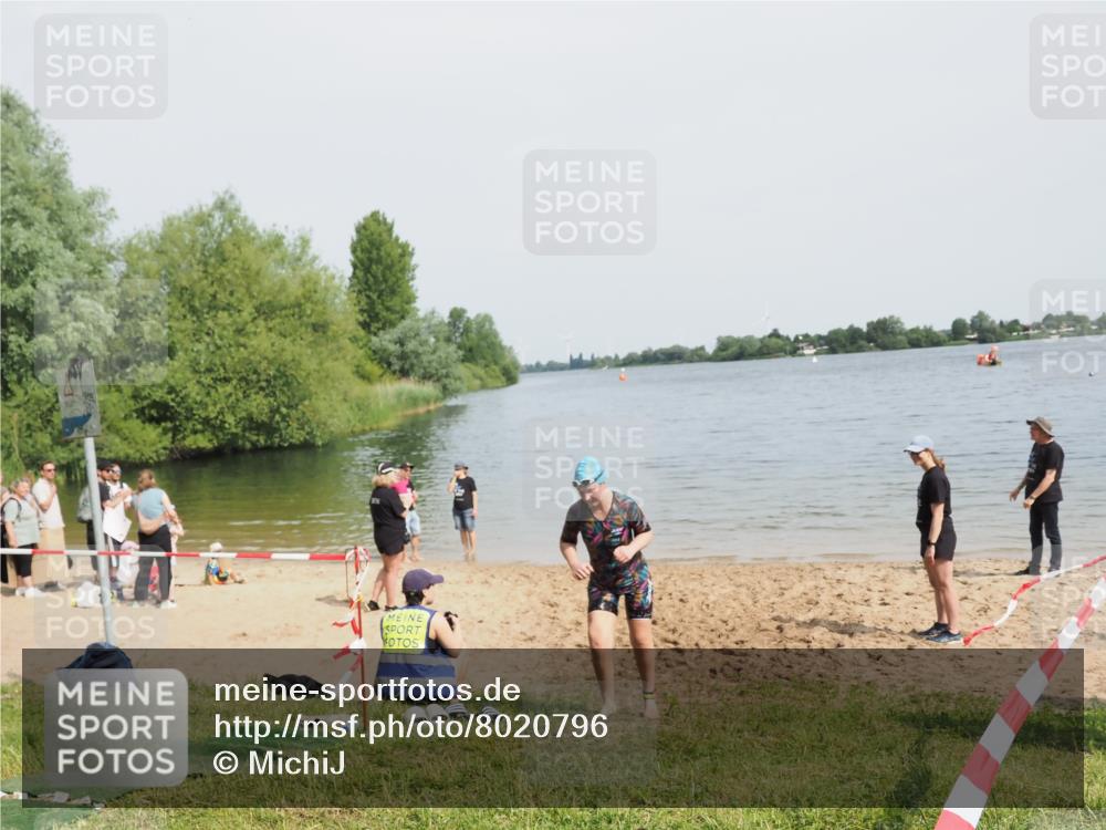 21.06.2025 - 27. Vierlanden-Triathlon MichiJ http://msf.ph/oto/8020796 15.06.2026 10:23:17 Schwimmen 531 meine-sportfotos.de