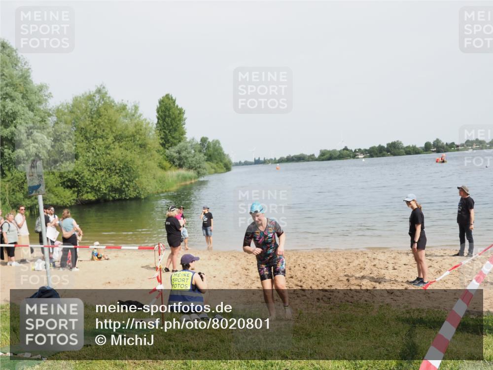 21.06.2025 - 27. Vierlanden-Triathlon MichiJ http://msf.ph/oto/8020801 15.06.2026 10:23:17 Schwimmen 531 meine-sportfotos.de
