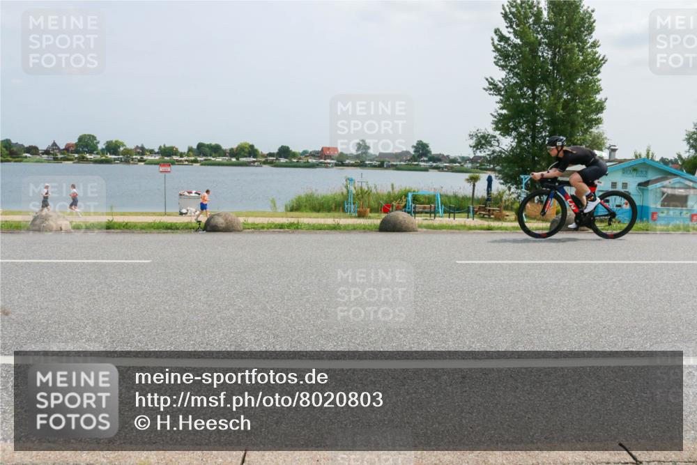 21.06.2025 - 27. Vierlanden-Triathlon H.Heesch http://msf.ph/oto/8020803 15.06.2025 12:04:23 Radfahren 792, 804, 901, 904, 954 meine-sportfotos.de