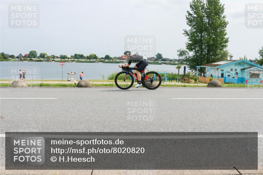 21.06.2025 - 27. Vierlanden-Triathlon H.Heesch http://msf.ph/oto/8020820 15.06.2025 12:04:23 Radfahren 792, 804, 901, 904, 954 meine-sportfotos.de