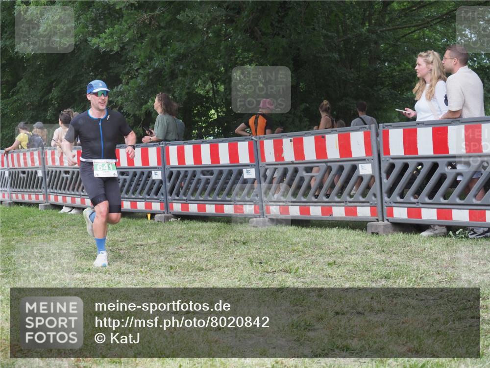 21.06.2025 - 27. Vierlanden-Triathlon KatJ http://msf.ph/oto/8020842 15.06.2025 13:20:23 Ziel 641, 678, 688, 694, 709, 741, 840 meine-sportfotos.de