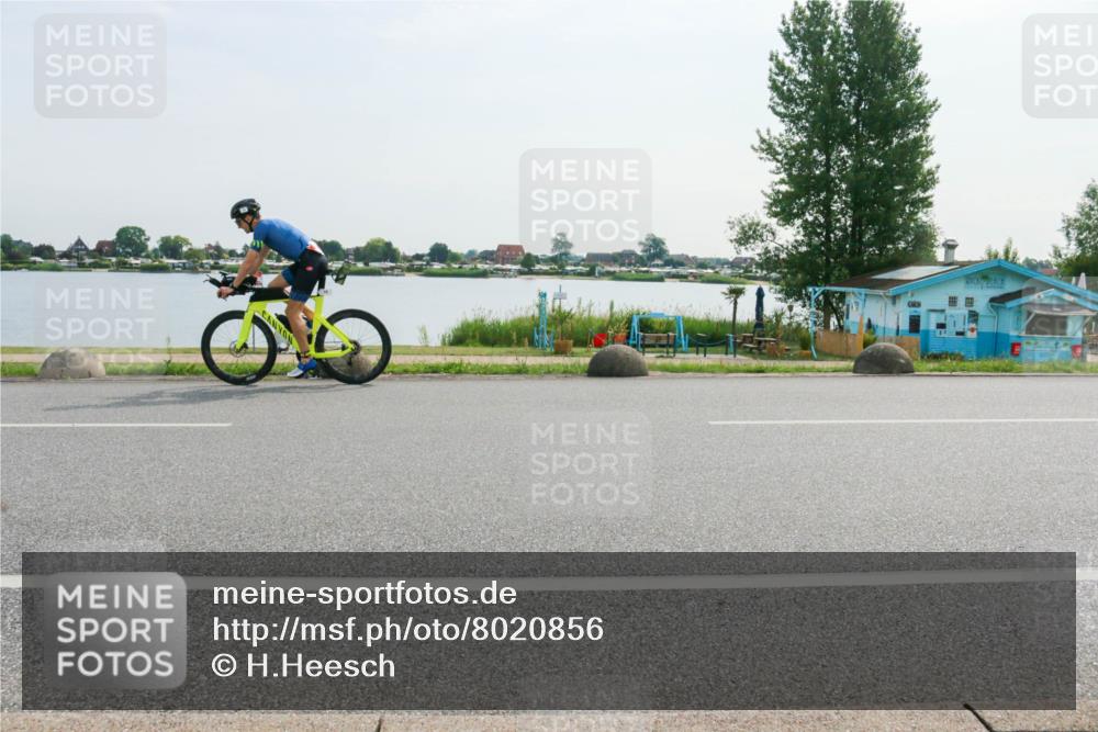 15.06.2025 - 27. Vierlanden-Triathlon H.Heesch http://msf.ph/oto/8020856 15.06.2025 09:50:50 Radfahren 15, 26, 208 meine-sportfotos.de