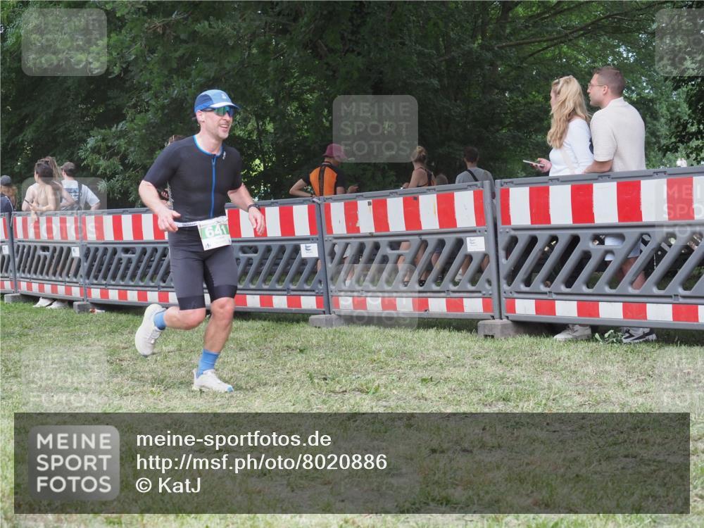 21.06.2025 - 27. Vierlanden-Triathlon KatJ http://msf.ph/oto/8020886 15.06.2025 13:20:24 Ziel 641, 678, 688, 694, 709, 741 meine-sportfotos.de