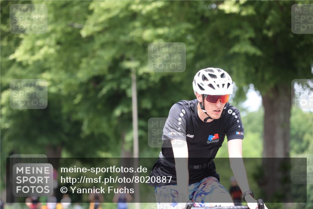 15.06.2025 - 7 Türme Triathlon Yannick Fuchs http://msf.ph/oto/8020887 15.06.2025 13:33:10 Radfahren 736, 927, 989, 1152 meine-sportfotos.de