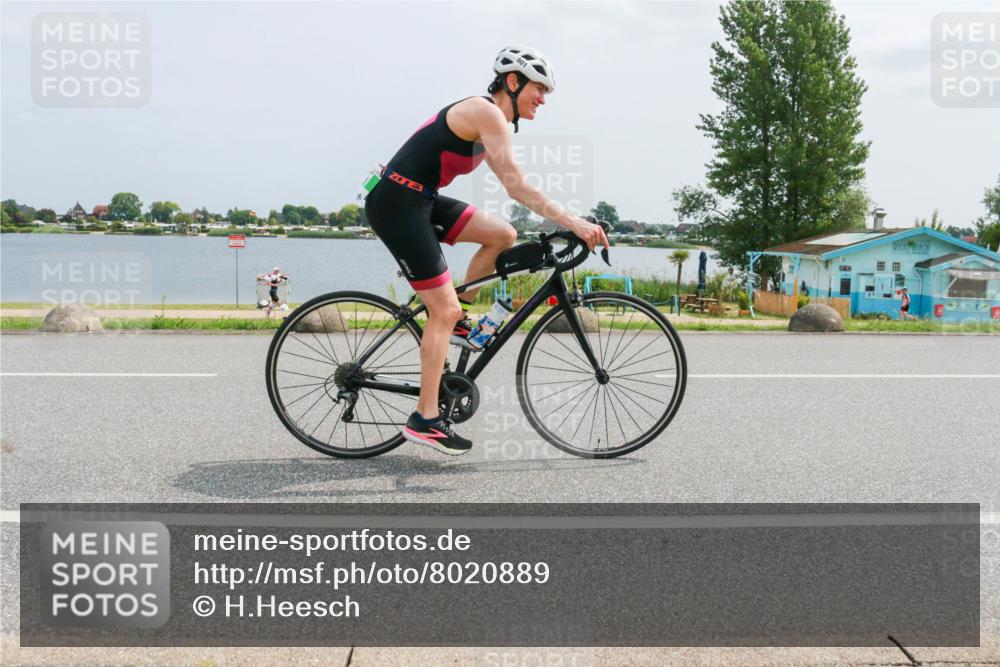 21.06.2025 - 27. Vierlanden-Triathlon H.Heesch http://msf.ph/oto/8020889 15.06.2025 12:04:25 Radfahren 792, 804, 901, 904, 954 meine-sportfotos.de