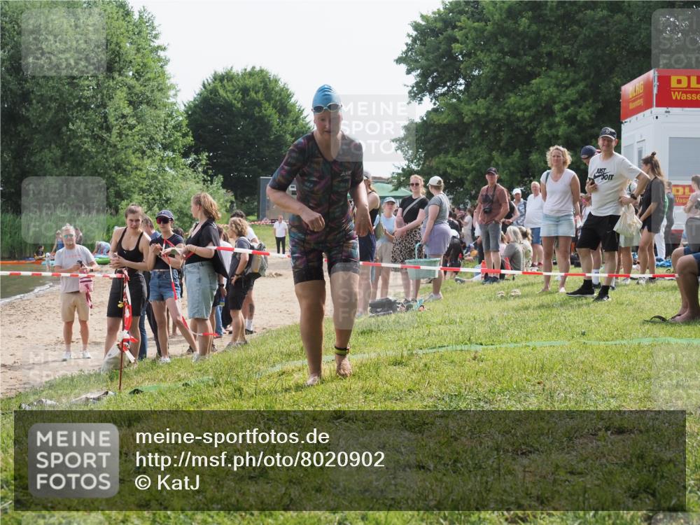 15.06.2025 - 27. Vierlanden-Triathlon KatJ http://msf.ph/oto/8020902 15.06.2025 10:23:21 Schwimmen 531 meine-sportfotos.de