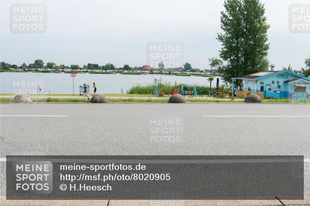15.06.2025 - 27. Vierlanden-Triathlon H.Heesch http://msf.ph/oto/8020905 15.06.2025 11:16:28 Radfahren 45, 603, 717, 805 meine-sportfotos.de