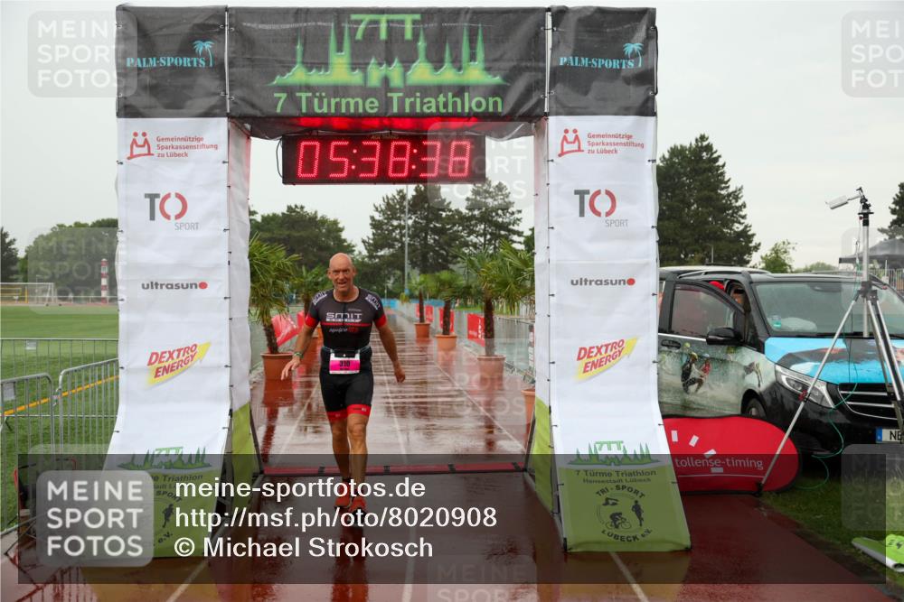 15.06.2025 - 7 Türme Triathlon Michael Strokosch http://msf.ph/oto/8020908 15.06.2025 15:38:38 Ziel 301 meine-sportfotos.de