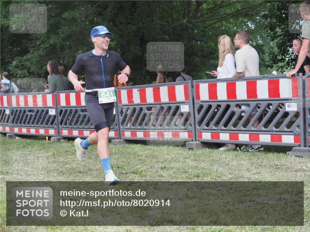 21.06.2025 - 27. Vierlanden-Triathlon KatJ http://msf.ph/oto/8020914 15.06.2025 13:20:24 Ziel 641, 678, 688, 694, 709, 741 meine-sportfotos.de