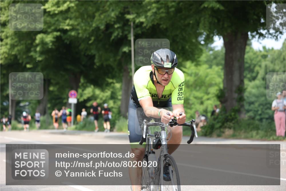 15.06.2025 - 7 Türme Triathlon Yannick Fuchs http://msf.ph/oto/8020920 15.06.2025 13:33:16 Radfahren 192, 378, 895, 989, 1136 meine-sportfotos.de