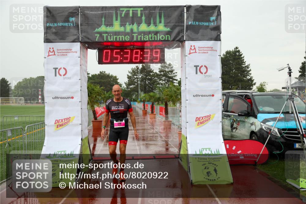 15.06.2025 - 7 Türme Triathlon Michael Strokosch http://msf.ph/oto/8020922 15.06.2025 15:38:38 Ziel 301 meine-sportfotos.de