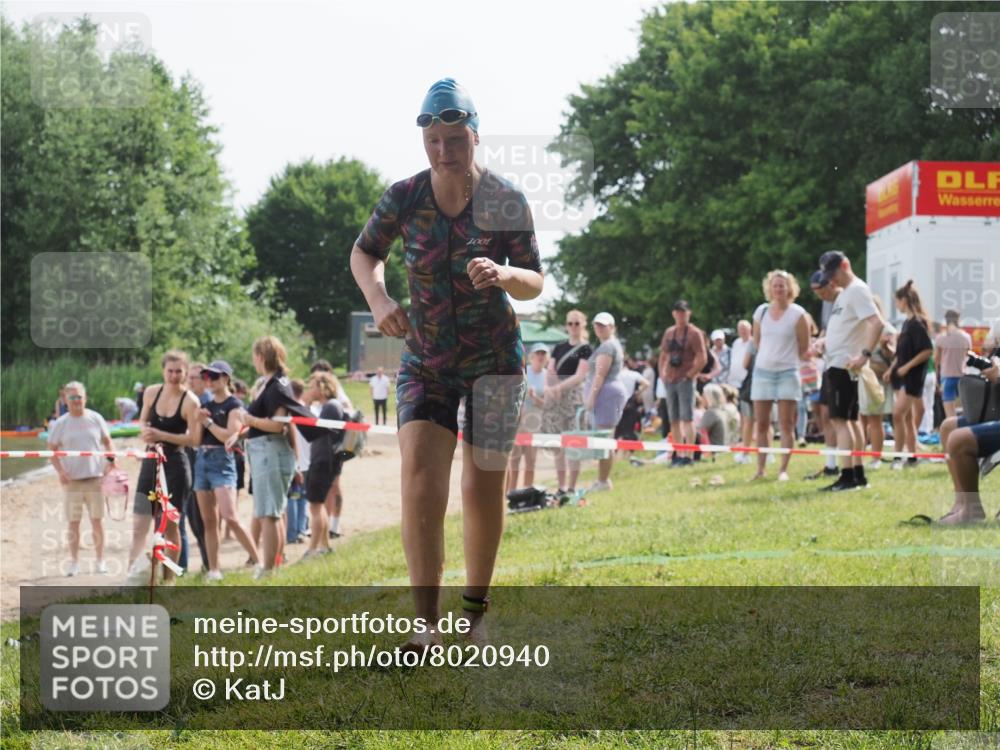 15.06.2025 - 27. Vierlanden-Triathlon KatJ http://msf.ph/oto/8020940 15.06.2025 10:23:23 Schwimmen 531 meine-sportfotos.de