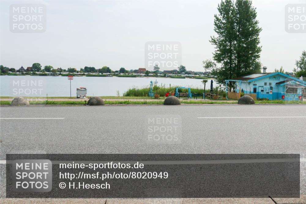 15.06.2025 - 27. Vierlanden-Triathlon H.Heesch http://msf.ph/oto/8020949 15.06.2025 09:51:33 Radfahren  meine-sportfotos.de