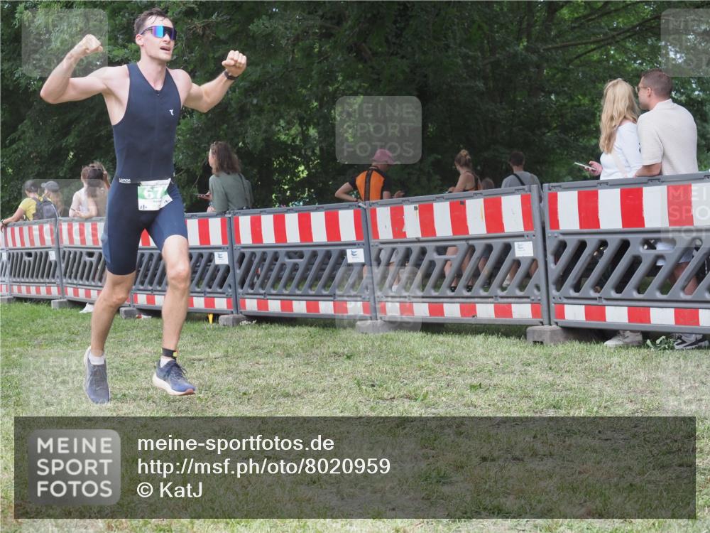 21.06.2025 - 27. Vierlanden-Triathlon KatJ http://msf.ph/oto/8020959 15.06.2025 13:20:25 Ziel 641, 678, 688, 694, 709 meine-sportfotos.de