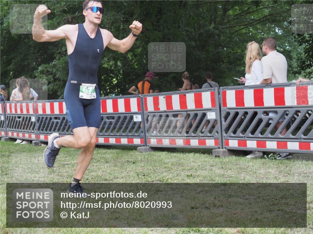 21.06.2025 - 27. Vierlanden-Triathlon KatJ http://msf.ph/oto/8020993 15.06.2025 13:20:25 Ziel 641, 678, 688, 694, 709 meine-sportfotos.de