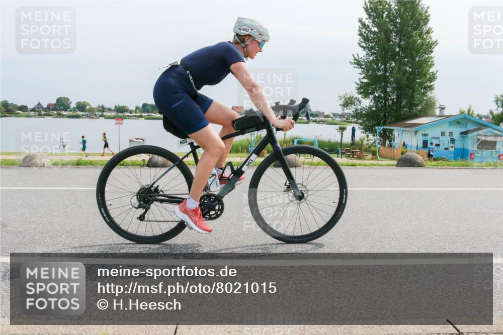 15.06.2025 - 27. Vierlanden-Triathlon H.Heesch http://msf.ph/oto/8021015 15.06.2025 11:16:29 Radfahren 45, 603, 717, 805 meine-sportfotos.de