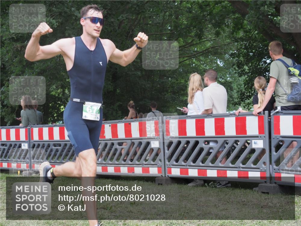 21.06.2025 - 27. Vierlanden-Triathlon KatJ http://msf.ph/oto/8021028 15.06.2025 13:20:26 Ziel 641, 678, 688, 694, 709 meine-sportfotos.de