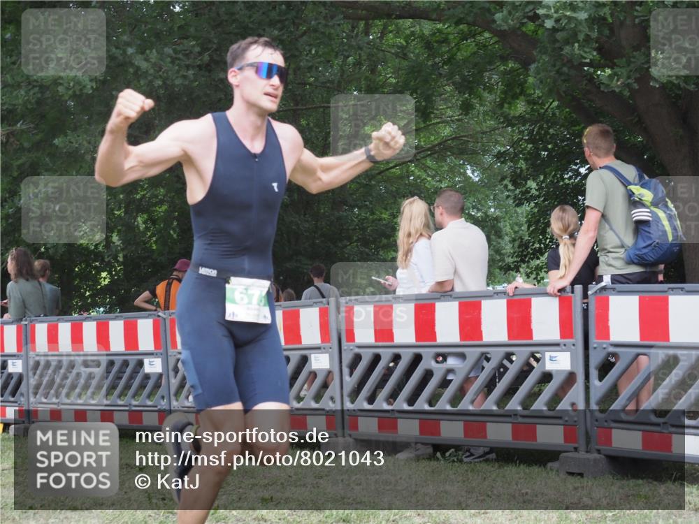 21.06.2025 - 27. Vierlanden-Triathlon KatJ http://msf.ph/oto/8021043 15.06.2025 13:20:26 Ziel 641, 678, 688, 694, 709 meine-sportfotos.de