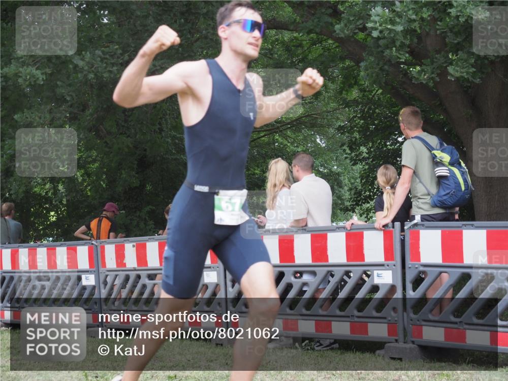 21.06.2025 - 27. Vierlanden-Triathlon KatJ http://msf.ph/oto/8021062 15.06.2025 13:20:26 Ziel 641, 678, 688, 694, 709 meine-sportfotos.de