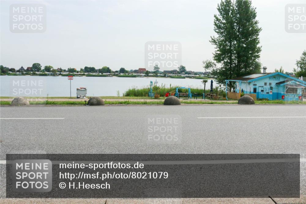 15.06.2025 - 27. Vierlanden-Triathlon H.Heesch http://msf.ph/oto/8021079 15.06.2025 09:51:37 Radfahren  meine-sportfotos.de