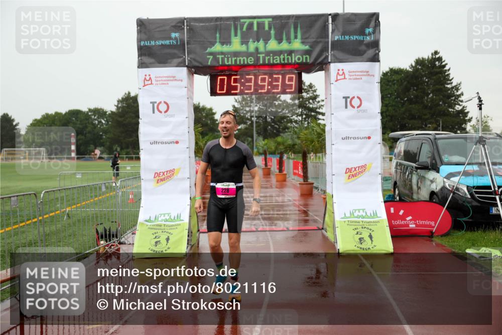15.06.2025 - 7 Türme Triathlon Michael Strokosch http://msf.ph/oto/8021116 15.06.2025 15:39:38 Ziel 228 meine-sportfotos.de