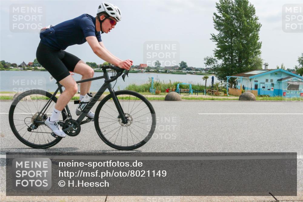 21.06.2025 - 27. Vierlanden-Triathlon H.Heesch http://msf.ph/oto/8021149 15.06.2025 12:04:39 Radfahren 237, 826 meine-sportfotos.de