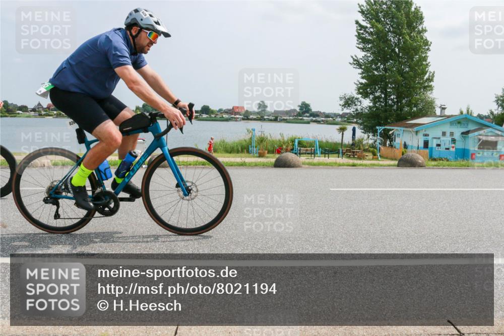 21.06.2025 - 27. Vierlanden-Triathlon H.Heesch http://msf.ph/oto/8021194 15.06.2025 12:04:44 Radfahren 822, 826, 913 meine-sportfotos.de
