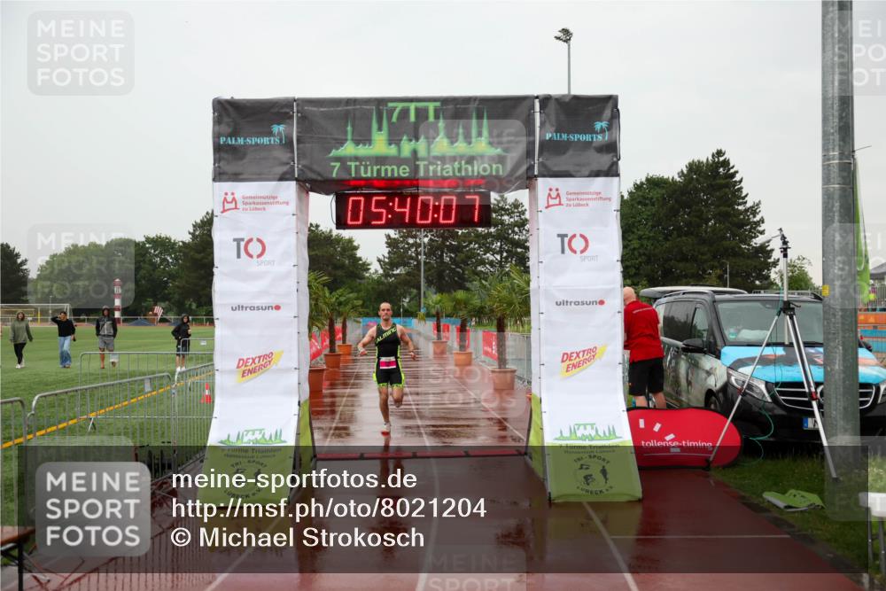 15.06.2025 - 7 Türme Triathlon Michael Strokosch http://msf.ph/oto/8021204 15.06.2025 15:40:07 Ziel 271 meine-sportfotos.de