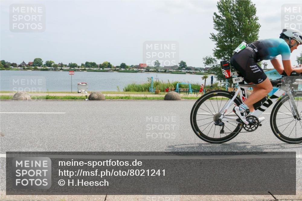 21.06.2025 - 27. Vierlanden-Triathlon H.Heesch http://msf.ph/oto/8021241 15.06.2025 12:04:46 Radfahren 822, 826, 913 meine-sportfotos.de