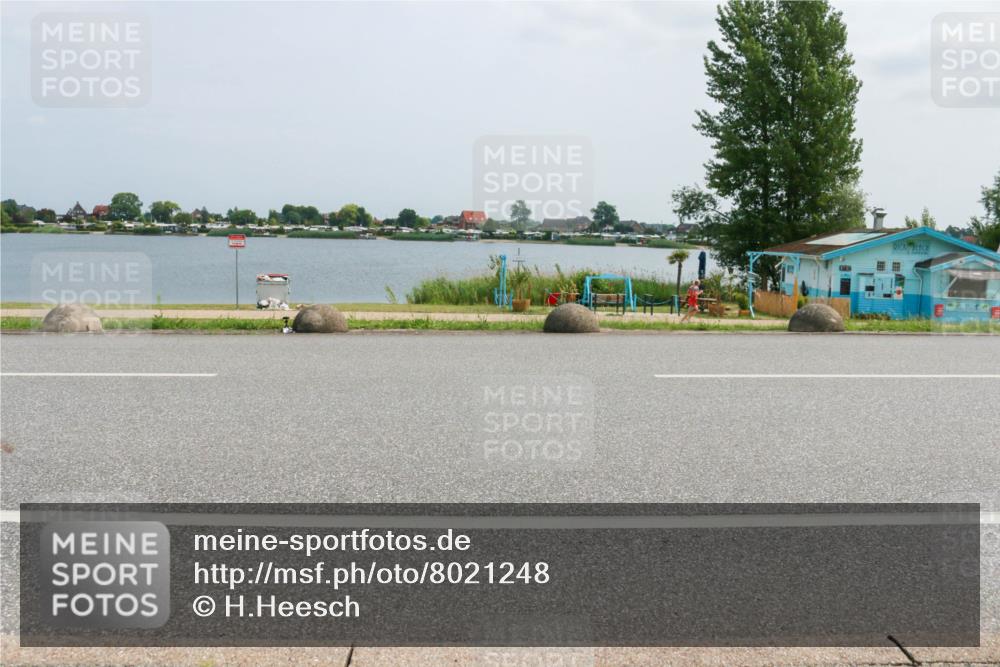 21.06.2025 - 27. Vierlanden-Triathlon H.Heesch http://msf.ph/oto/8021248 15.06.2025 12:04:46 Radfahren 822, 826, 913 meine-sportfotos.de