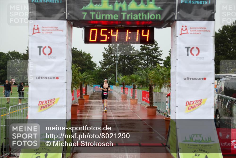 15.06.2025 - 7 Türme Triathlon Michael Strokosch http://msf.ph/oto/8021290 15.06.2025 15:41:14 Ziel 303 meine-sportfotos.de